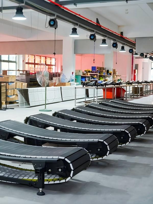 Come K-Lifesport produce tapis roulant curvi professionali per centri fitness moderni