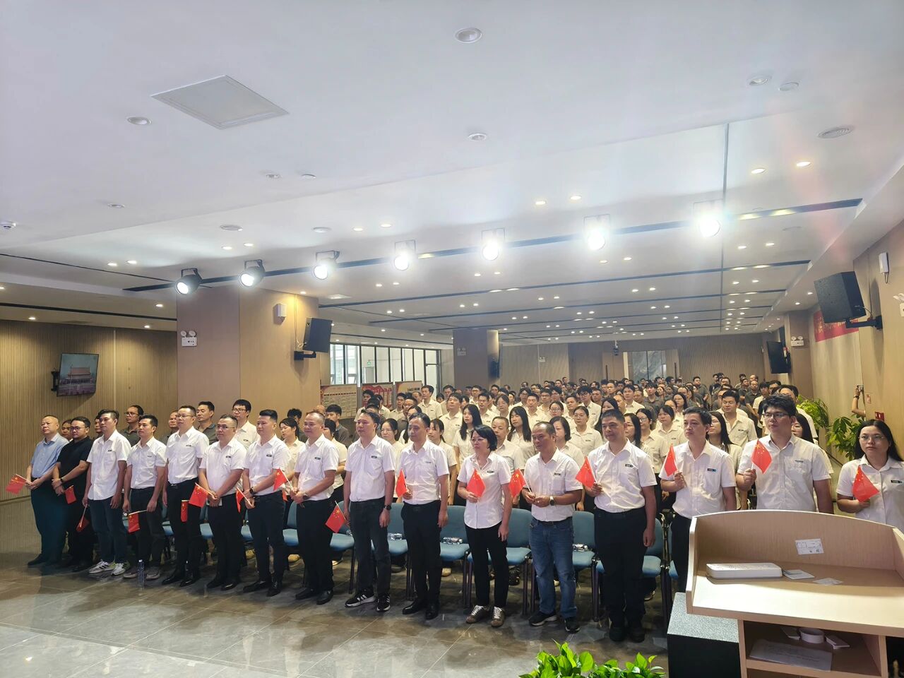 Learn the spirit of military parade