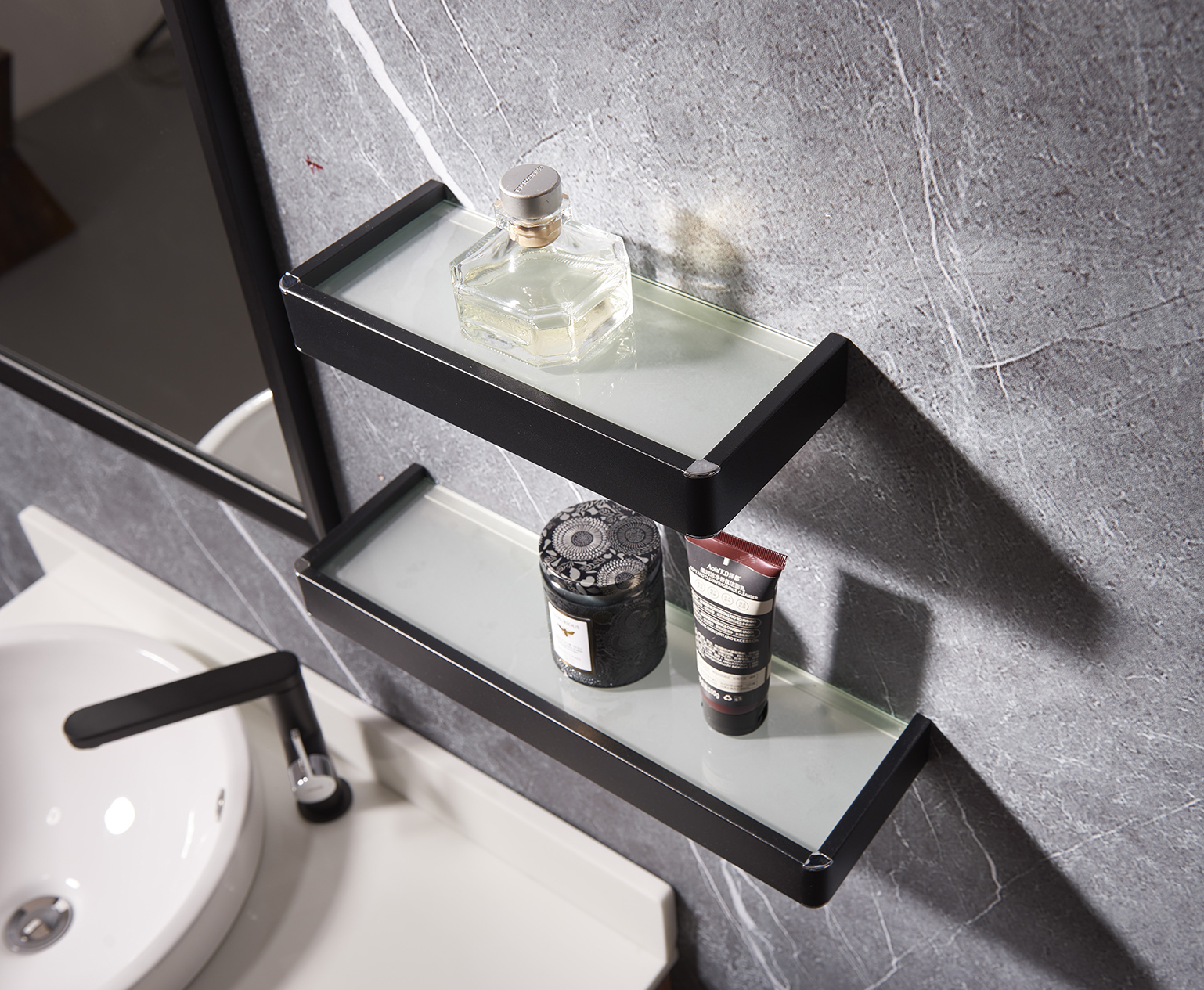 small bathroom modern sink and vanity 600mm