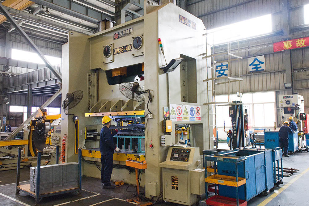 sheet metal forming processes and die design