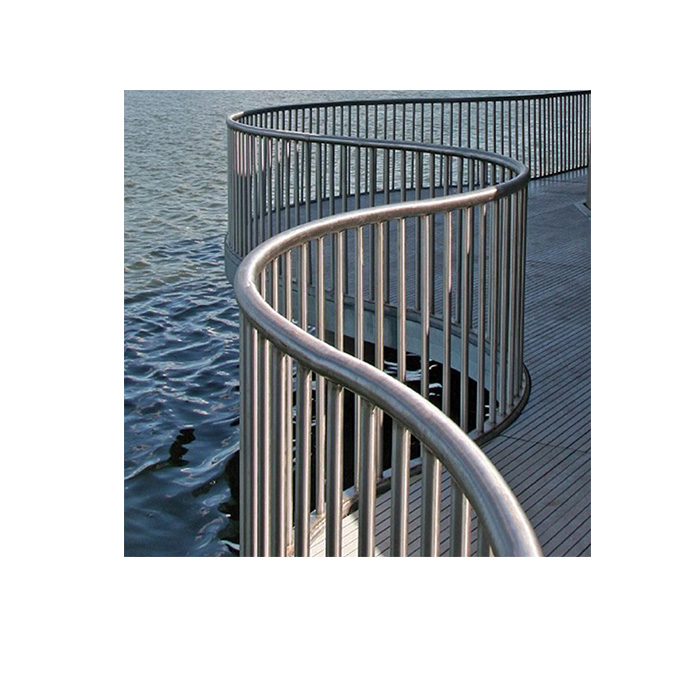 304 vs 316 Stainless Steel: Which Is Better for Outdoor Use?