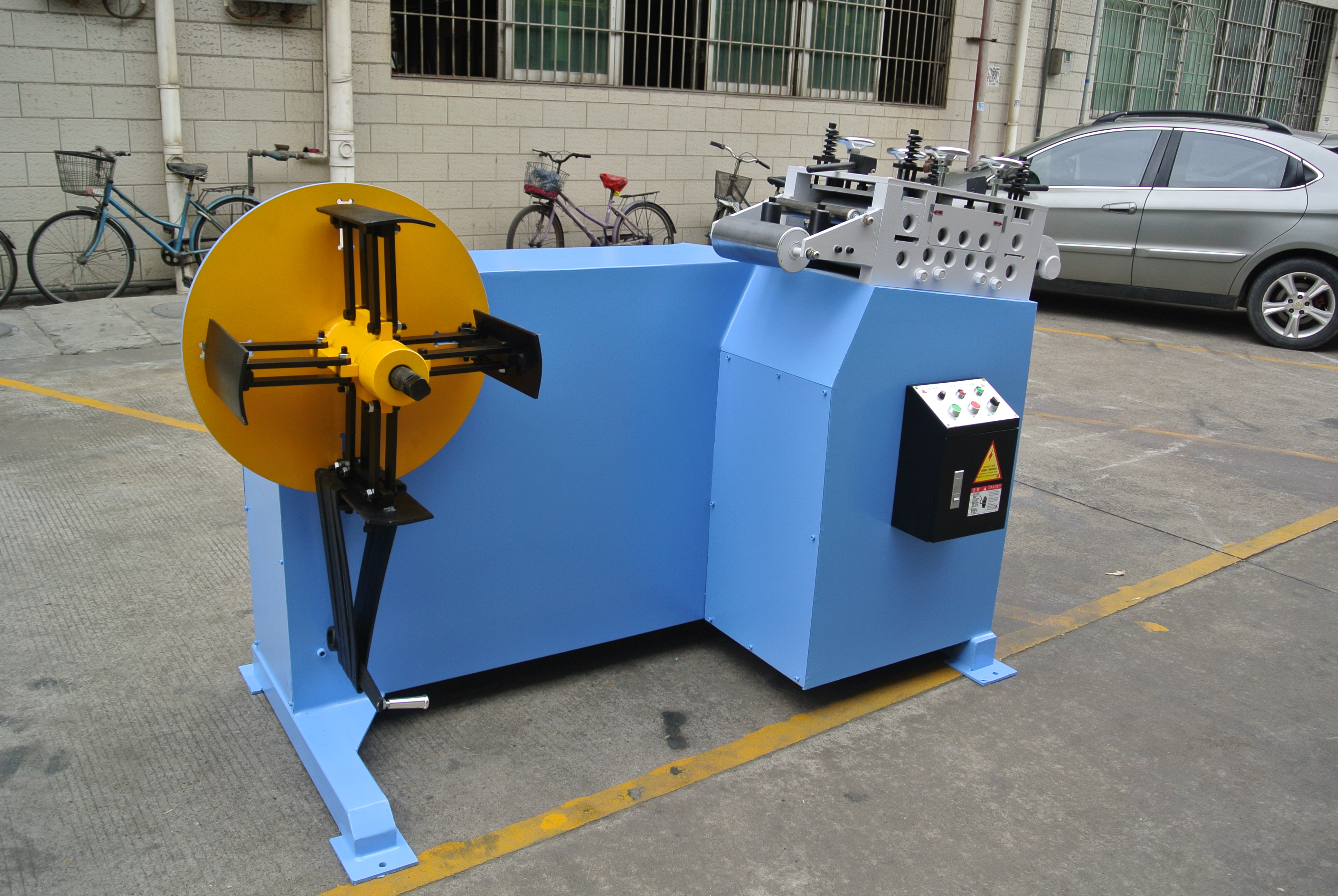 Manual And Automatic Hydraulic Decoiler