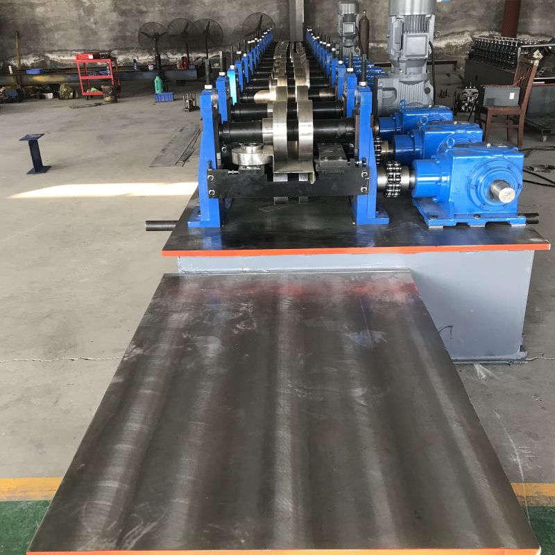 Shuttle Dence Strut Channel Machine