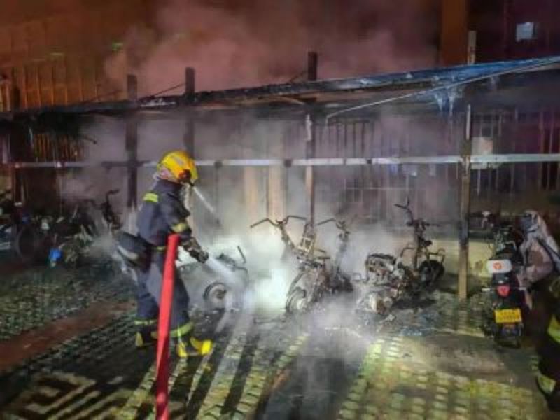 5. Enhance safety awareness: strengthen the safety awareness of electric scooter batteries and improve self-prevention awareness.