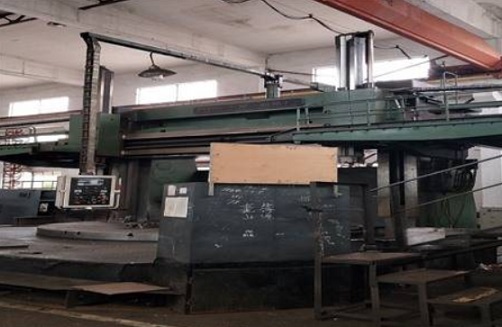 Single column vertical lathe