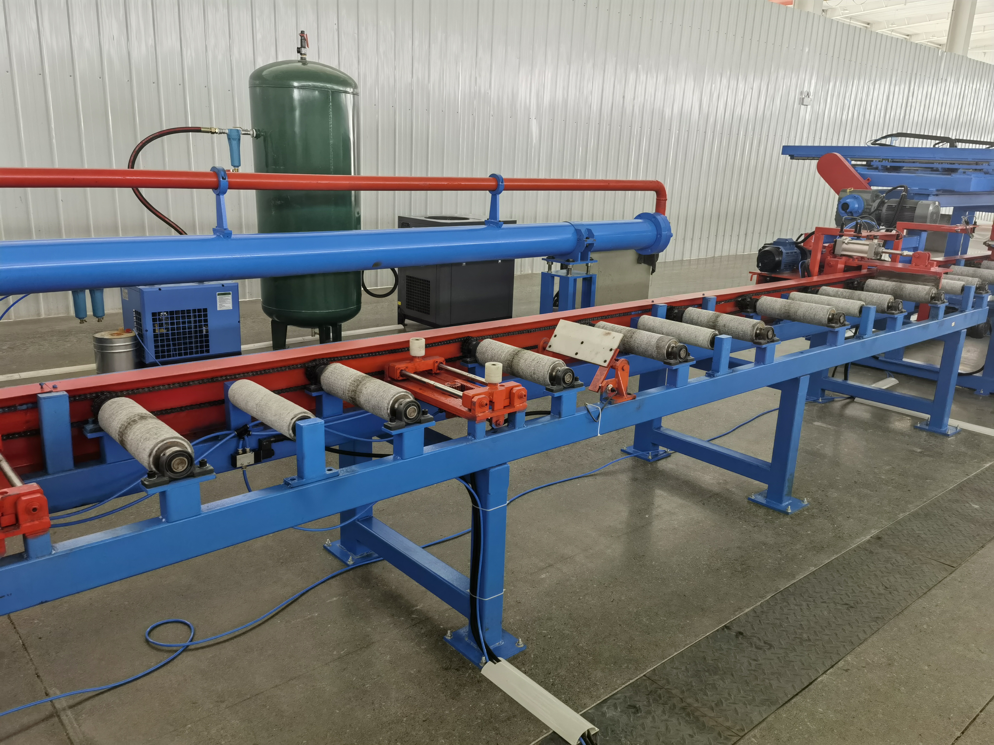 Hydraulic drawing machine for copper