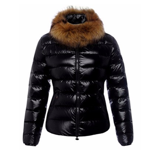 Women's winter quilted short down coat with faux fur hood