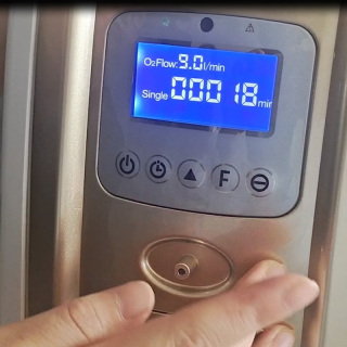 Concentratore di ossigeno portatile blu 2-9L di vendita calda per l'assistenza domiciliare agli anziani