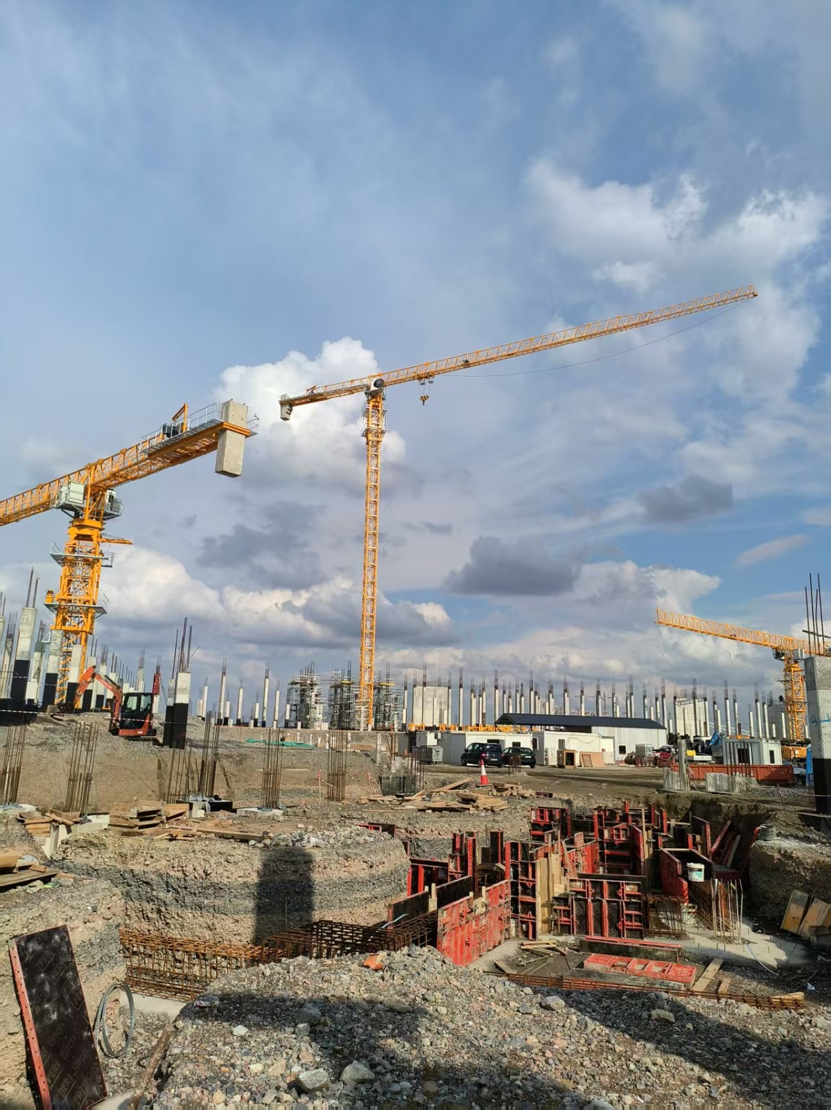 SYM tower crane
