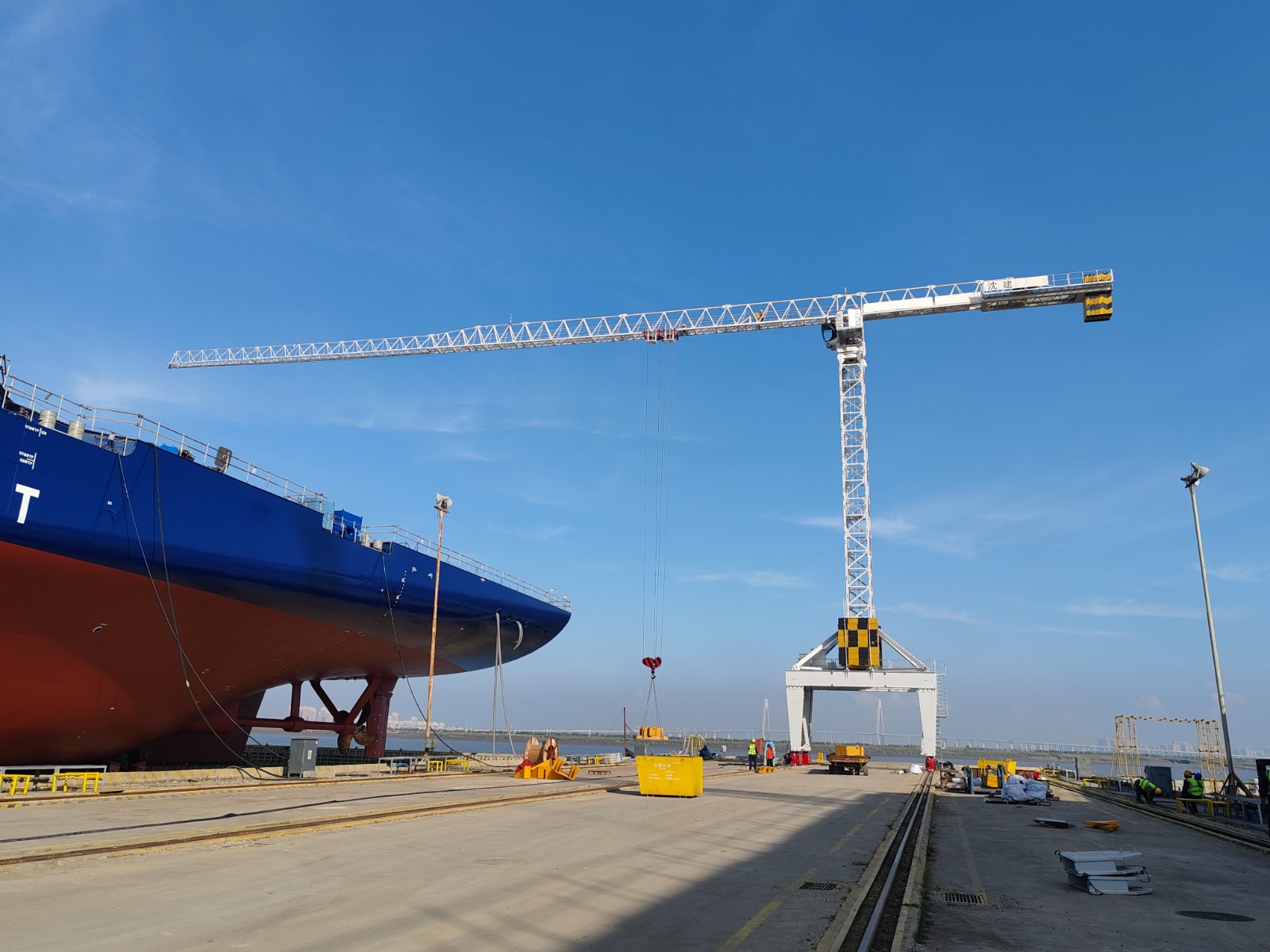 SYM tower crane
