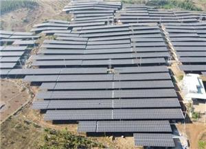 愛知県豊橋市5500kWソーラーアルミニウムグラウンドブラケットシステム