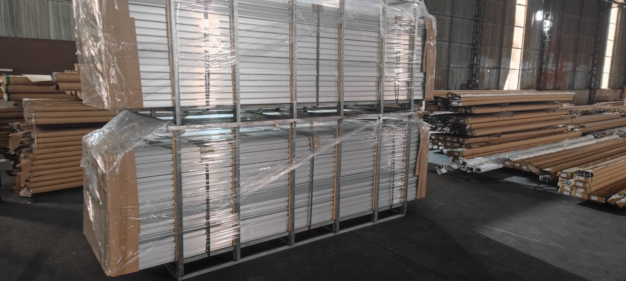 Acquista Staffe di montaggio sul tetto per pannelli solari R33 40*40mm,Staffe di montaggio sul tetto per pannelli solari R33 40*40mm prezzi,Staffe di montaggio sul tetto per pannelli solari R33 40*40mm marche,Staffe di montaggio sul tetto per pannelli solari R33 40*40mm Produttori,Staffe di montaggio sul tetto per pannelli solari R33 40*40mm Citazioni,Staffe di montaggio sul tetto per pannelli solari R33 40*40mm  l'azienda,