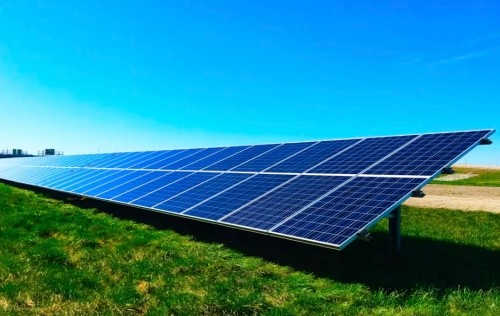アイルランド、太陽光発電の導入容量が2GWを突破
