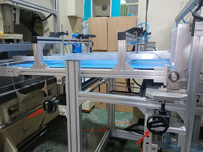 automatic tray stacker