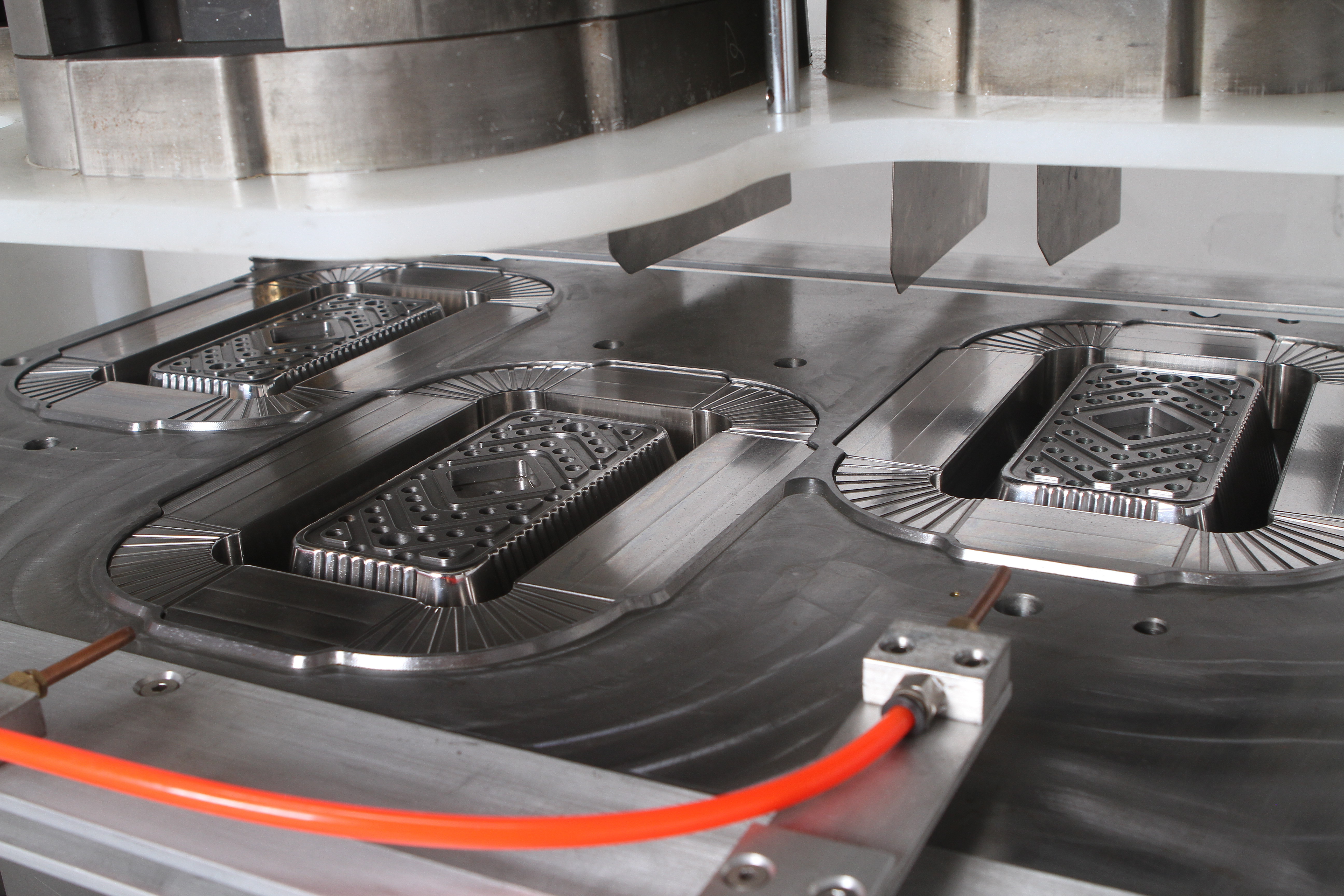 IVC Aluminium Foil Container Mould For Pneumatic Machine