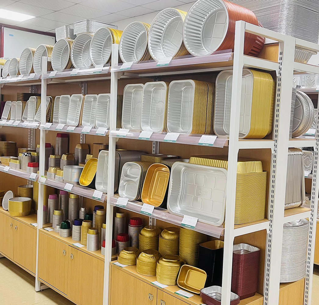 Our showroom boasts a diverse collection of over 2000 aluminum foil containers