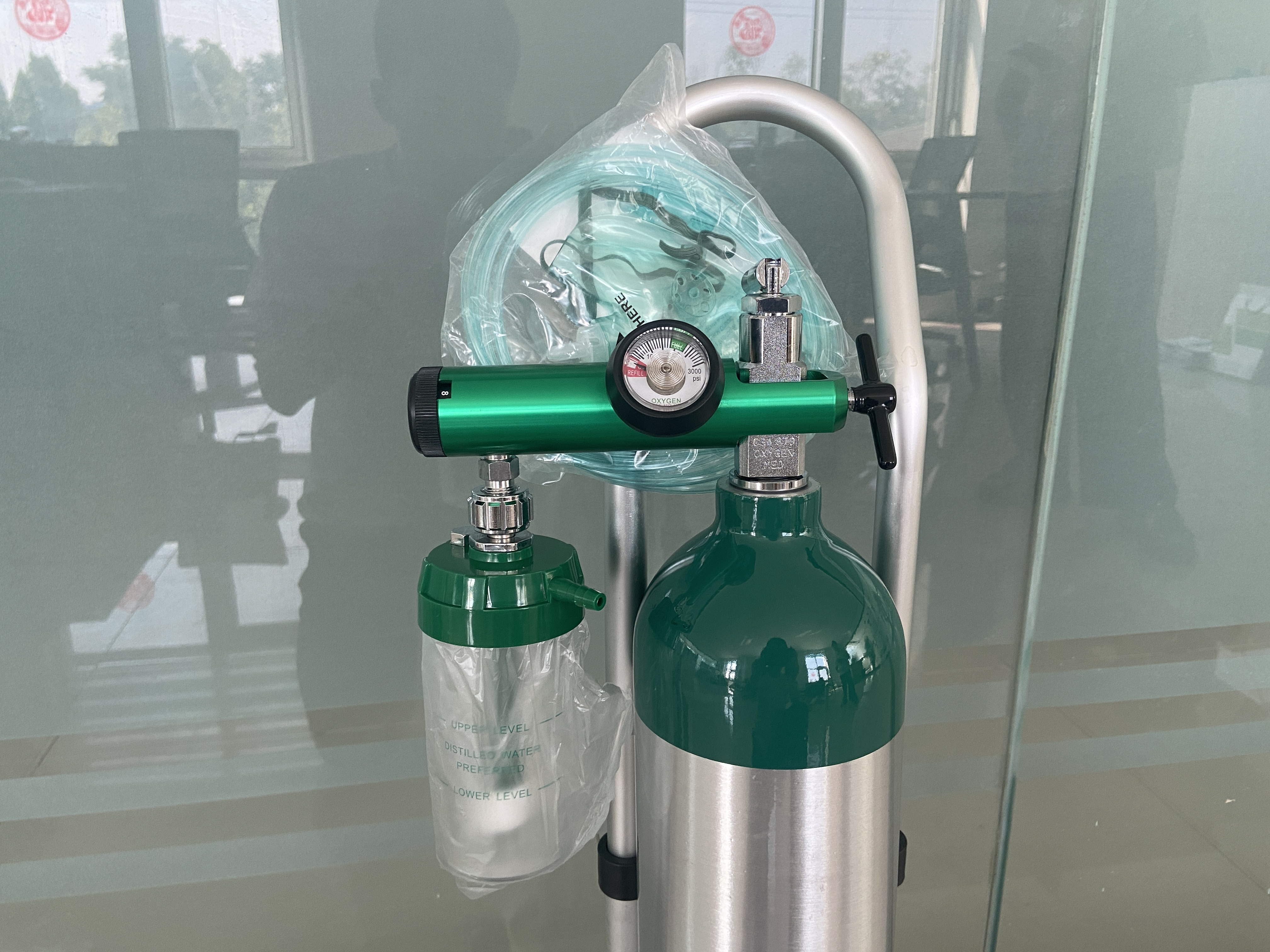 oxygen cylinder