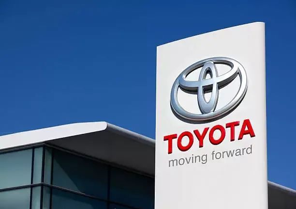 Toyota kündigt die Einführung des Tesla-Ladestandards an