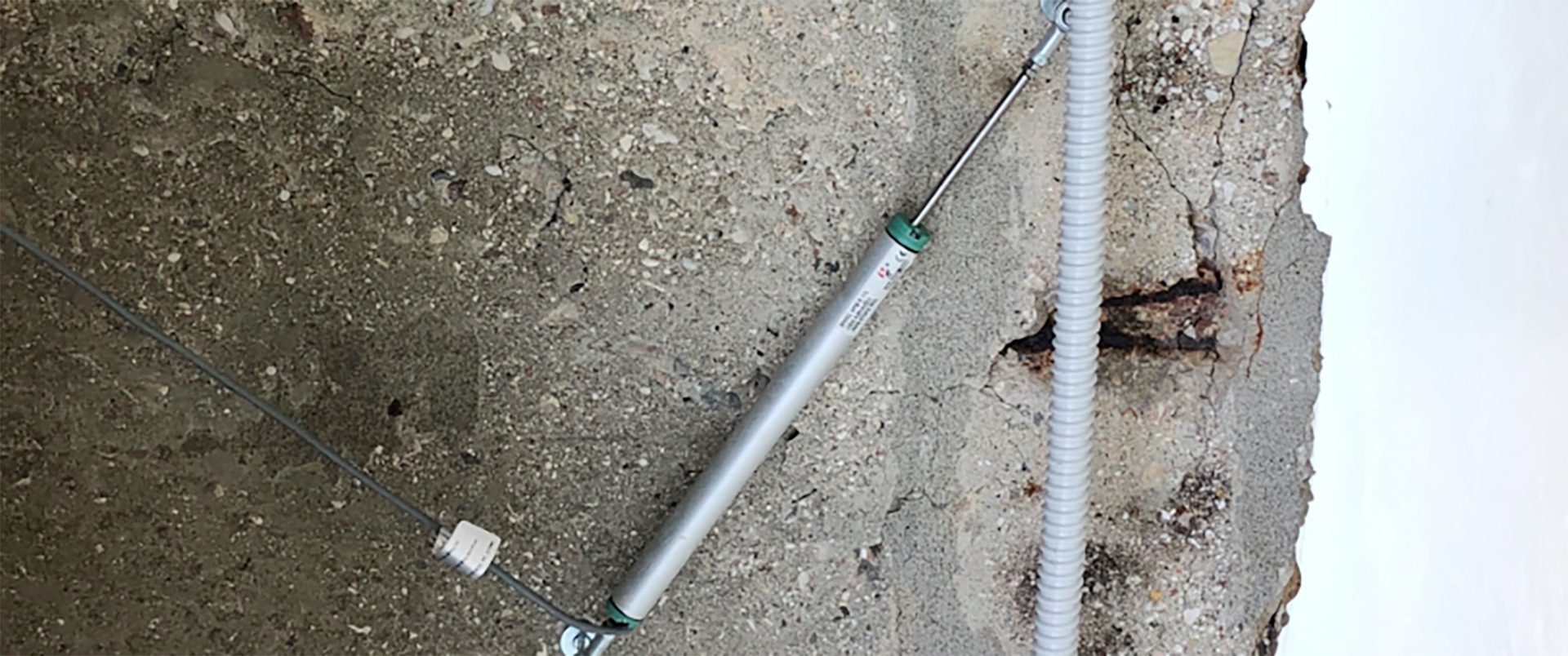 Linear position sensor Linear position sensor