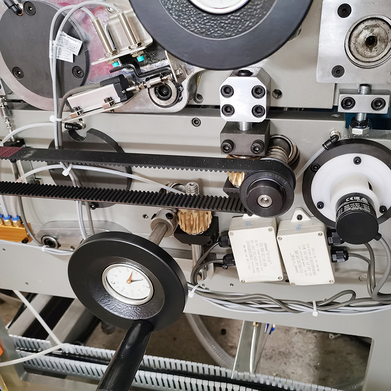 Linear displacement sensor Linear displacement sensor