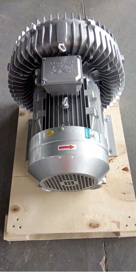 High pressure blower