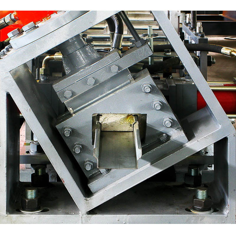 Machine de formage de rouleaux de poutres d'étagère