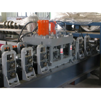 Machine de formage de rouleaux de poutres d'étagère