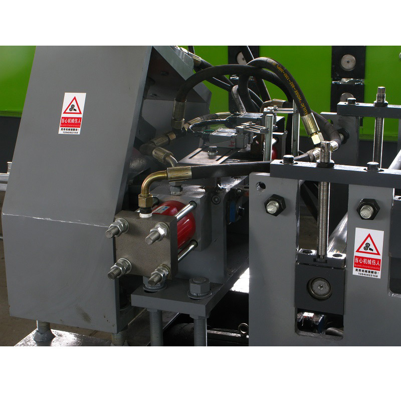 Machine de formage de rouleaux de poutres d'étagère