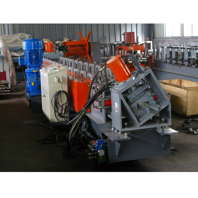 Machine de formage de rouleaux de poutres d'étagère