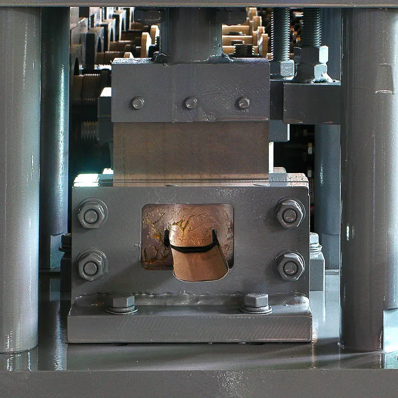 Machine de formage de rouleaux de ressort à lames coupe-feu