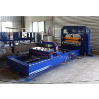 Machine incurvée de sertissage de toiture en métal