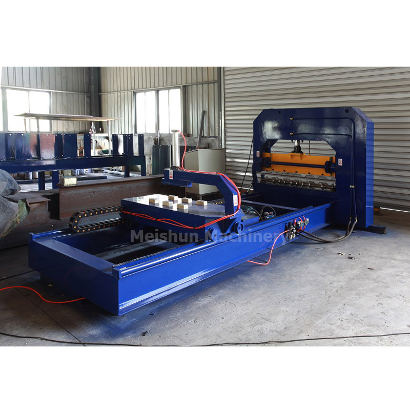 Machine incurvée de sertissage de toiture en métal