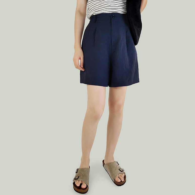 Pleated front Waist Solid Color Shorts