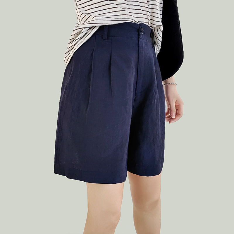 Pleated front Waist Solid Color Shorts