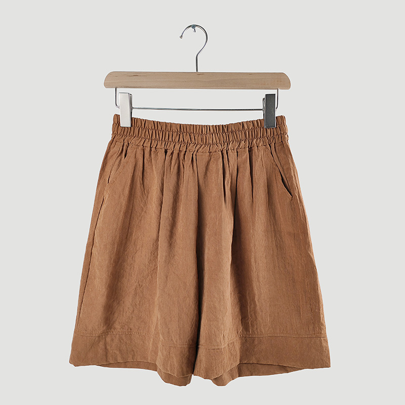 brown shorts with elastic waist