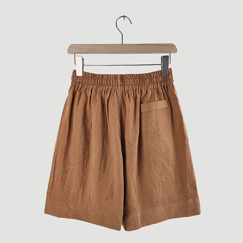 brown shorts with elastic waist