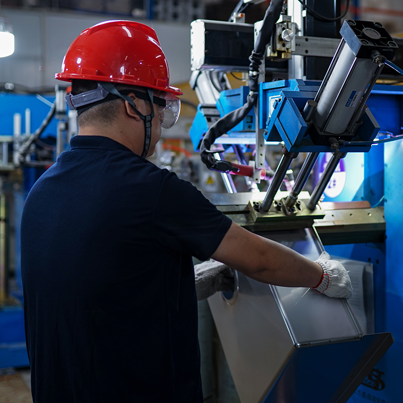 Sản xuất với thiết bị chuyên nghiệp