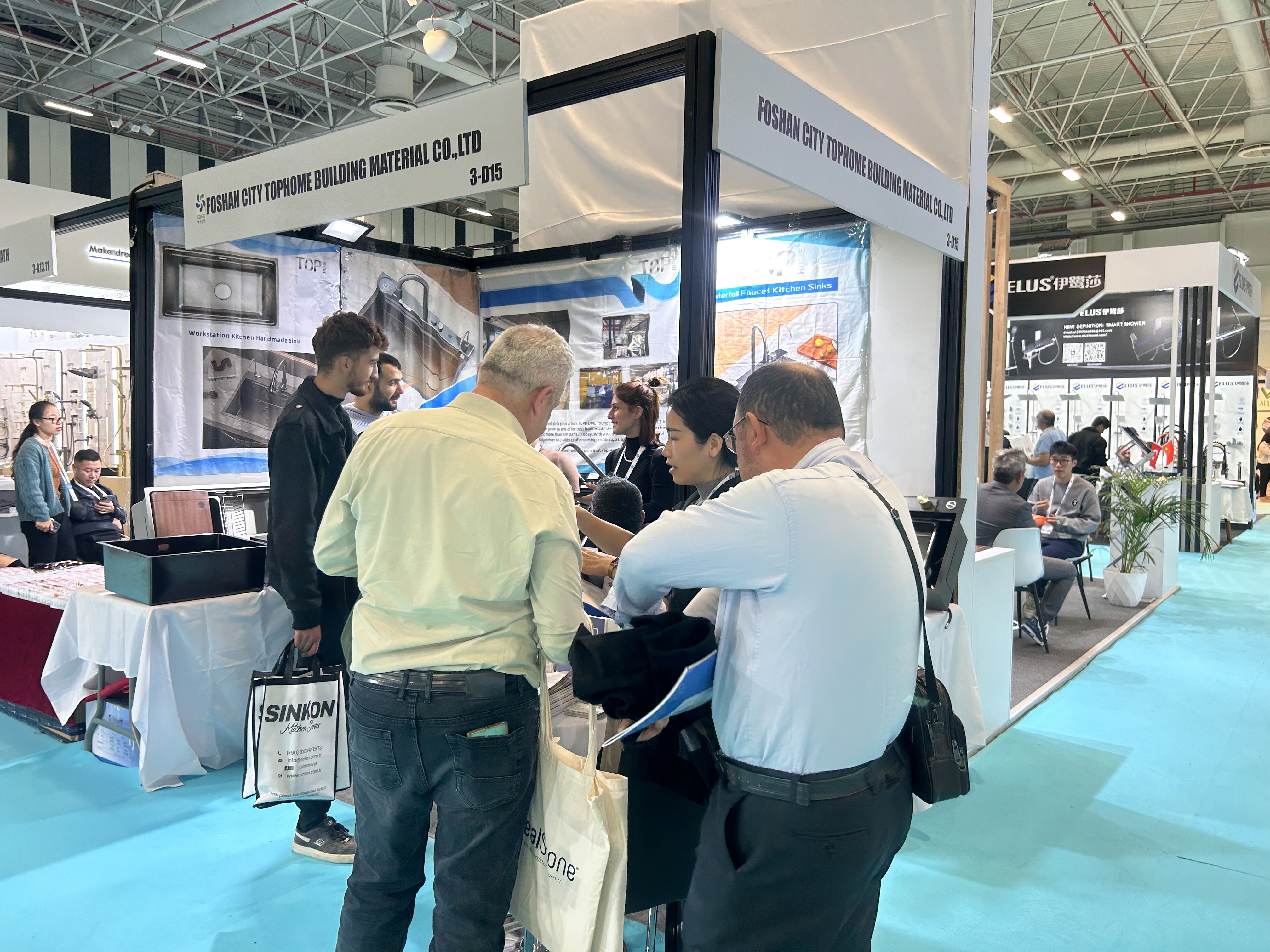 Triển lãm UNICERA về nhà bếp và phòng tắm mới nhất của Tophome tại Istanbul