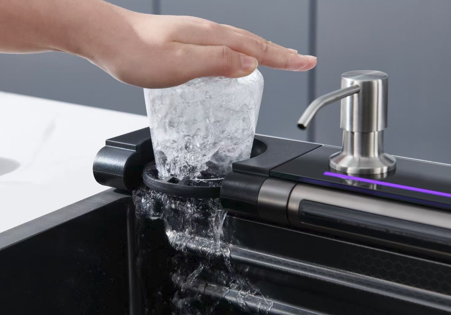 Multifunctional kitchen sink