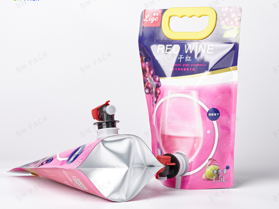 BIB-vinemballagepose Juicepose i fødevarekvalitet i æske med ventil