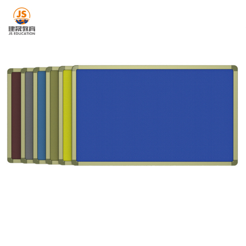 Tableau blanc portable en classe avec support pour l'enseignement
