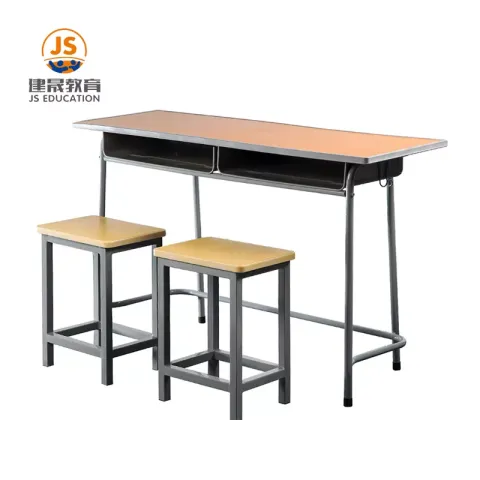 Mobilier de liceu modern din plastic, birou și scaun