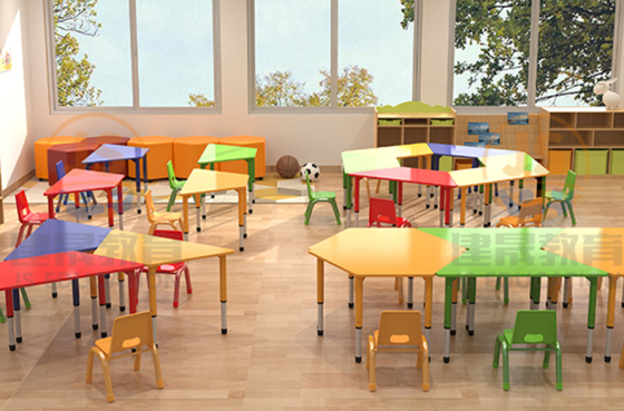 A JS Daycare bútoroknak támogatniuk kell a gyermekek függetlenségét