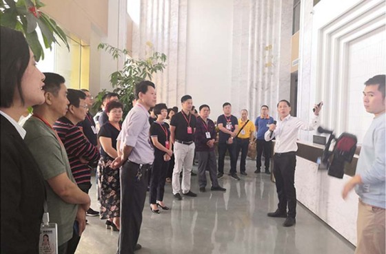 A Zhangzhou CPPCC, a Gazdasági Bizottság és a Tajvani Tengerentúli Kínai Bizottság vezetői meglátogatták cégünket!