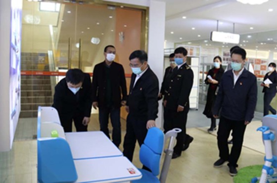 Le matin du 3 mars 2020, Zhang Yiteng, maire adjoint de Zhangzhou, et Zeng Jianxin