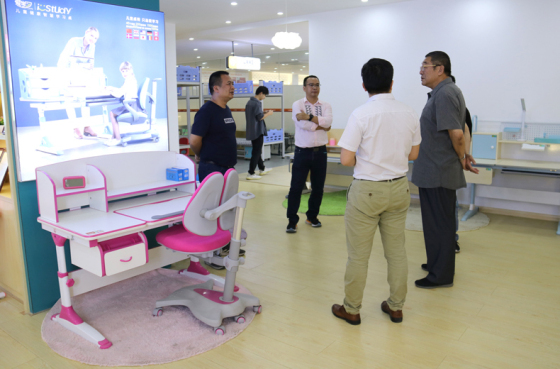 Accueillez chaleureusement les dirigeants de l’Association des équipements éducatifs du Fujian pour visiter le parc industriel éducatif de Jiansheng !