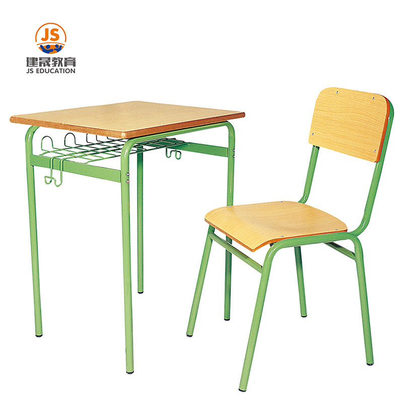 iskolai íróasztal szék tantermi berendezés bútor