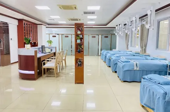 जियानशेंग समूह ने पारंपरिक चीनी चिकित्सा के यूक्सी अस्पताल के जिंगफैंग क्लिनिक को कार्यालय फर्नीचर दान किया