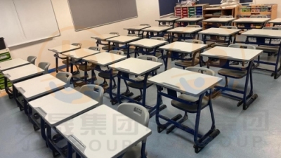 A Jiansheng Group iskolabútorokat szállít Katarban