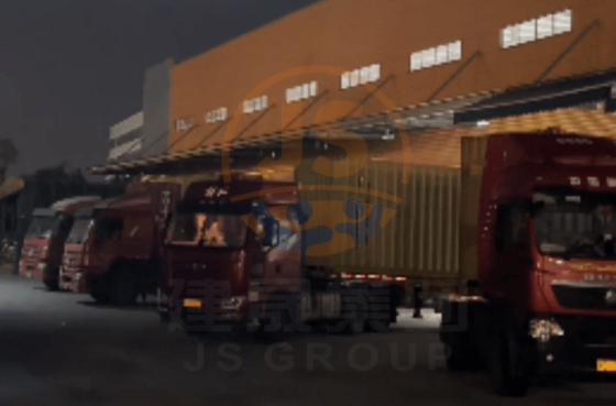 A Jian Sheng Group iskolabútor-exportálásának csúcsszezonja